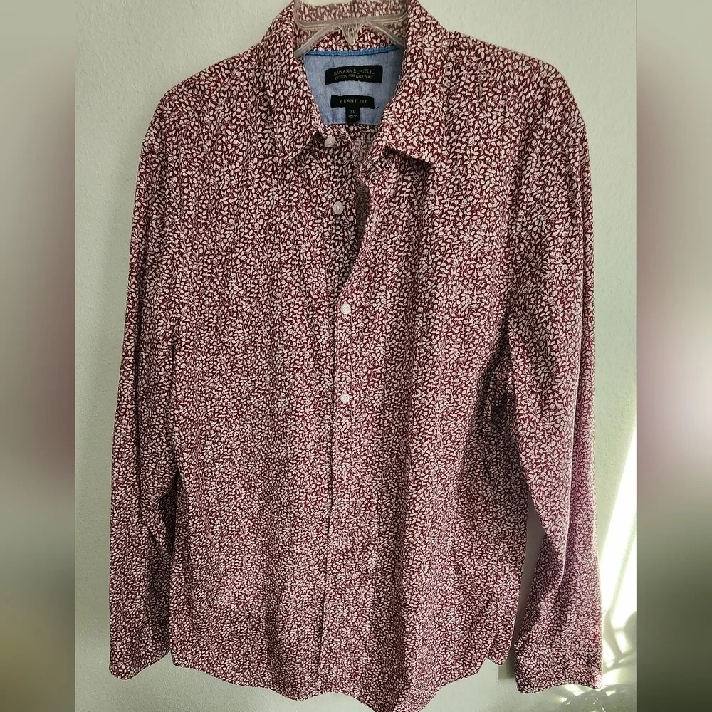 Banana Republic Men's Grant Fit Maroon Floral  & Scull Pattern. Sz XL/TG